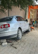 Isparta'da otomobil, kahvehaneye girdi: 1 &ouml;l&uuml;, 2 yaralı
