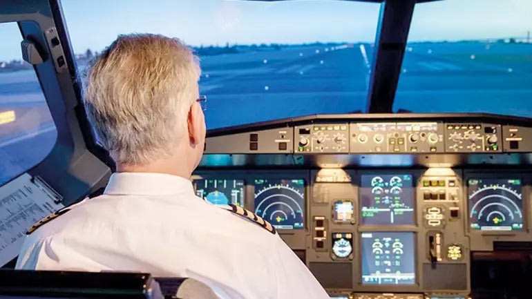 İstanbul-Manchester Uçağı, İkinci Pilot Rahatsızlanınca Köln'e Acil İniş Yaptı