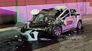 İstanbul'da otomobil, TIR&rsquo;a arkadan &ccedil;arptı: 1 &ouml;l&uuml;, 3'&uuml; ağır 4 yaralı