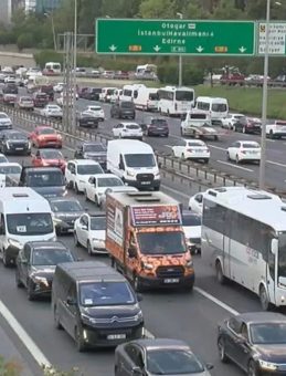 İstanbul'da Trafik Sorunu Devam Ediyor! Yoğunluk Yüzde 74