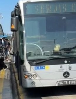 İstanbullunun Sorunları Devam Ediyor: Metrobüs Tekrar Arızalandı!
