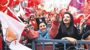 İstanbul&rsquo;da 2, T&uuml;rkiye genelinde 4 puan CHP&rsquo;nin &ouml;n&uuml;ndeyiz