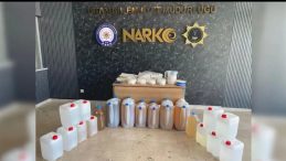 İstanbul&rsquo;da Uyuşturucu Operasyonu: 207 Kilo Metamfetamin ve 98 Kilo Kimyasal Madde Ele Ge&ccedil;irildi