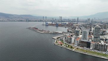 İzmir K&ouml;rfezi'ndeki K&ouml;t&uuml; Koku Sorununun Nedeni Belirlendi: Kirlilik &Ouml;nlenmeli