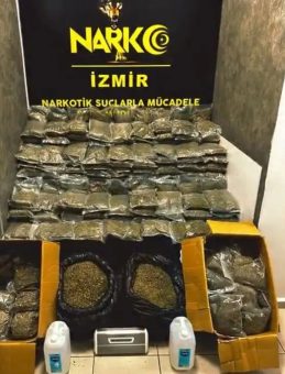 İzmir'de Büyük Uyuşturucu Operasyonu: 127 Kilo Bonzai Ele Geçirildi