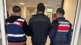 İzmir'de Jandarma'dan Terör Operasyonu: 3 Gözaltı