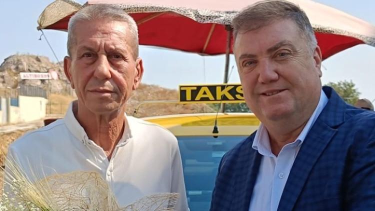 İzmir'deki 45 Yıllık Taksici Takdir Topluyor!
