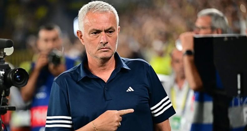 Jose Mourinho'dan Benfica Maçında Şaşırtan Adım!