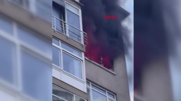 Kadık&ouml;y'de 10 Katlı Binada Yangın Korkusu