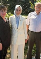 Kaf Dağı'nda Bakan Göktaş Salıncakta Sallandı