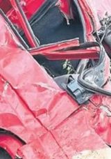 Kamyonet Fındık Bah&ccedil;esine U&ccedil;tu: 4 &Ouml;l&uuml;, 1 Yaralı
