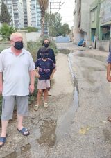 Kanalizasyon Problemi, Mahalleli Maskeyle Yaşıyor: Sanki Pandemi D&ouml;nemindeyiz