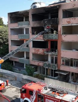 Kartal'da Metruk Binada Yangın Paniği: Gece Gündüz!