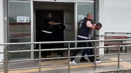 Katliama gidiyordu! Adana sıcağında mont giyince polise yakalandı