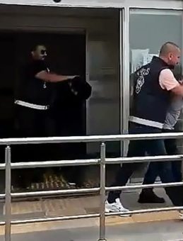 Katliama gidiyordu! Adana sıcağında mont giyince polise yakalandı