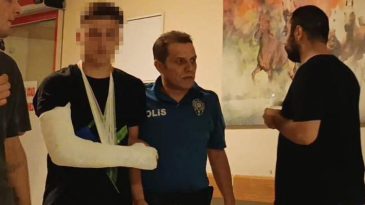 Kız Arkadaşına Laf Atan Kişi Tarafından Bı&ccedil;aklandı