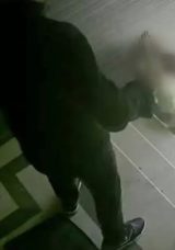 Kızını Tekmeleyerek Merdivenlerden Yuvarlayan Baba Tahliye Edildi