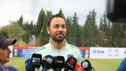Kocaelispor'un Teknik Direktörü Selçuk İnan'dan Transfer Açıklaması: "1 Stoper ve 1 Orta Saha Daha İstiyoruz"