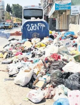 Kokudan Evde Duramıyoruz