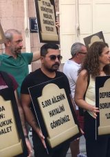 Kooperatif Mağdurlarından Mezar Taşı ile Protesto