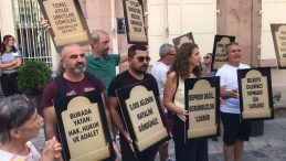 Kooperatif Mağdurlarından Mezar Taşı ile Protesto