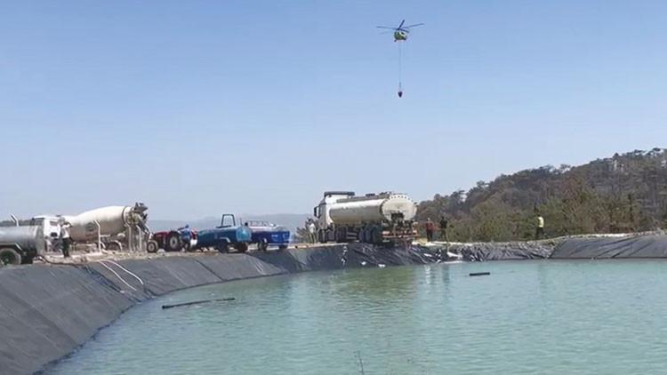 Köylüler Su Tankerleriyle Yangınla Mücadele Etti