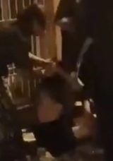 Kumaya Sokak Ortasında Dayağı! "Gelin, gelin, s&uuml;rpriz"