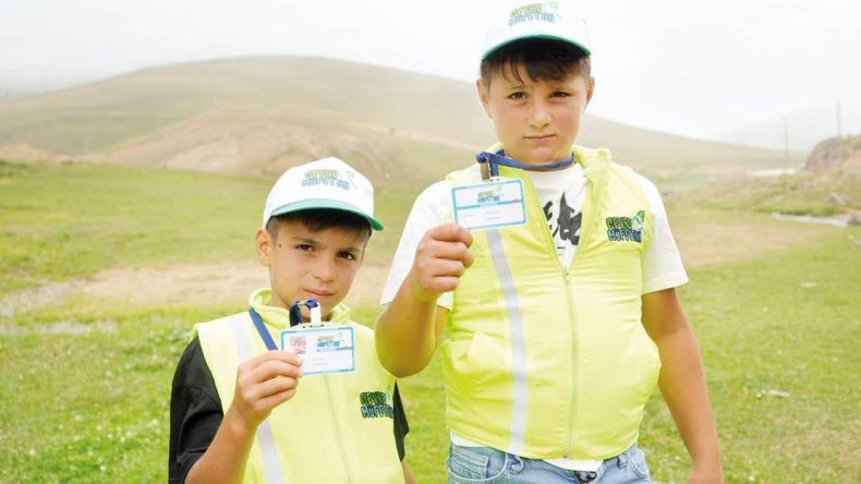 Kurum’dan çöp toplayan kardeşlere: İyi ki varsınız çocuklar