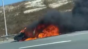 Kuzey Marmara Otoyolu'nda Otomobil Yangın &Ccedil;ıkardı