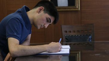 LGS'de 480 Puan Aldı! Y&uuml;zde 100 Bursla Liseye Yerleşti: 'Normalde Yapmam Gerekenden Daha Azını Yaptım'