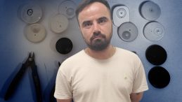 Mağazalardan Çalıp İnternette Satarak Aylık 70 Bin Lira Kazanıyordu… Hırsız Satıcı Tutuklandı