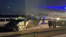 Malatya’da Bariyerlere Çarpan Otomobilde 4 Kişi Yaralandı