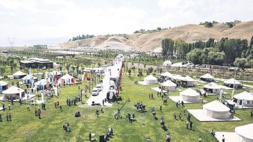 Malazgirt Zaferi&rsquo;nin Yıld&ouml;n&uuml;m&uuml; ve Ahlat Şenlikleri İ&ccedil;in Geri Sayım