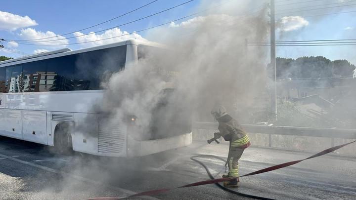 Manisa'da Yolcu Otobüsünde Yangın Paniği: Yolcular Güvende