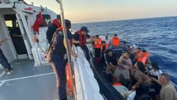 Marmaris'te 22 Düzensiz Göçmen ve 2 Kaçakçı Yakalandı