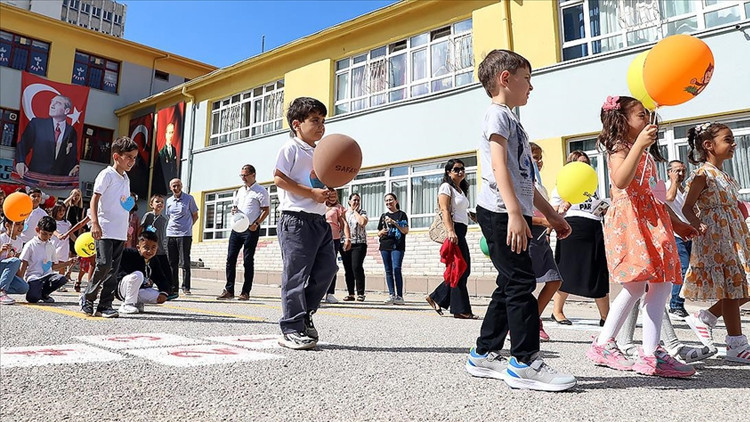 MEB Duyurdu! Okullarda Yeni Dönem: 'Zilsiz Okul' Uygulaması Başlıyor