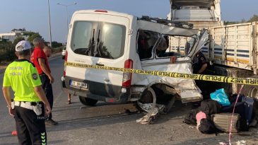 Mersin'de Feci Kaza: 2 &Ouml;l&uuml;, &Ccedil;ok Sayıda Yaralı