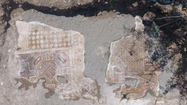 Mezar Kazısında Mozaik Ortaya &Ccedil;ıktı! Davud Yıldızı Sembol&uuml; Tespit Edildi