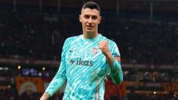 Milli Kaleci Berke Özer Yeni Takımına Geçiyor!