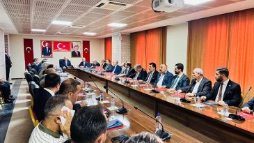 Milli Savunma Bakanı G&uuml;ler: Hakk&acirc;ri, Ter&ouml;rs&uuml;z T&uuml;rkiye'nin simge şehirlerinden biri olacak