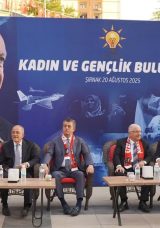 Milli Savunma Bakanı G&uuml;ler, Şehit Ailesini Ziyaret Etti
