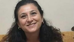 Minibüs Kapısından Düşen Ebe Hayatını Kaybetti