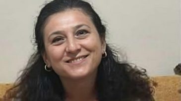 Minib&uuml;s Kapısından D&uuml;şen Ebe Hayatını Kaybetti