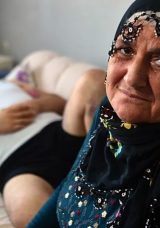 Miras İ&ccedil;in Yeğenini D&ouml;vd&uuml;