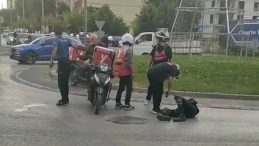 Motosikletli Kurye Metrelerce Sürüklendi