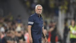Mourinho, Feyenoord'a Karşı Yine Kazandı!
