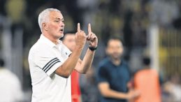 Mourinho Yine Şaşırttı!