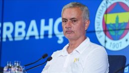 Mourinho'dan Fenerbahçe yönetimine şikayet: Transfer için ekstra çaba sarf edilmedi