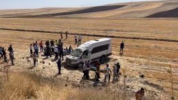 Muş'ta minibüs şarampole düştü: 1’i ağır 10 yaralı