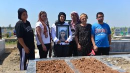 Oğlunun &ouml;l&uuml;m&uuml;ne neden olan 16 yaşındaki &ccedil;ocuk tahliye oldu! Anne tepki g&ouml;sterdi